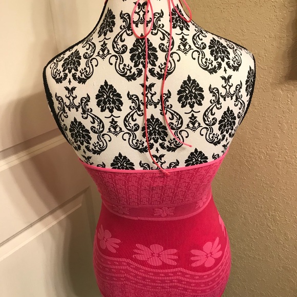 New Item!! Hot pink Halter size small medium - Picture 4 of 4